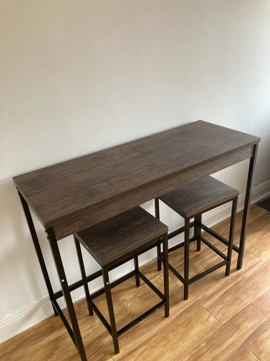 Bar kitchen table and stools - Image 2