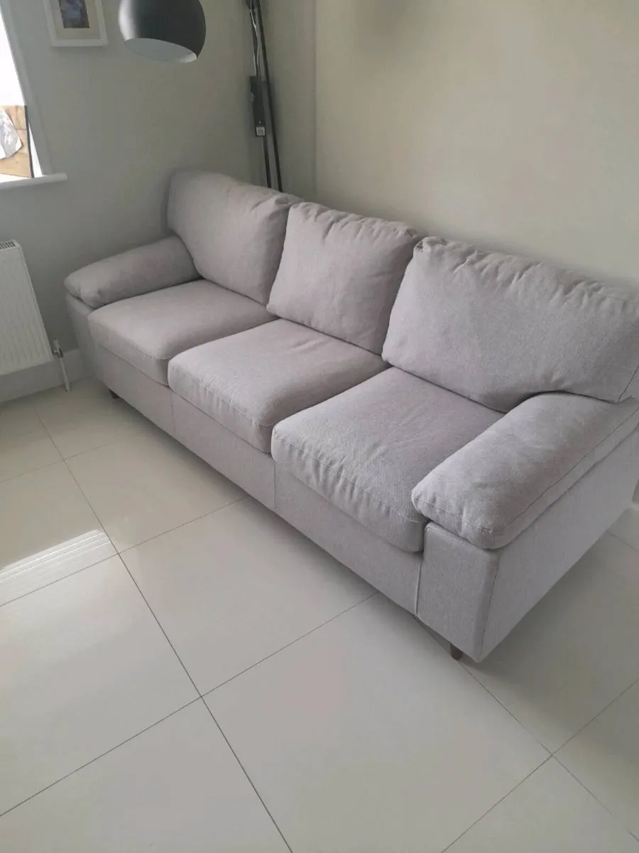 3 seater couch - Image 1