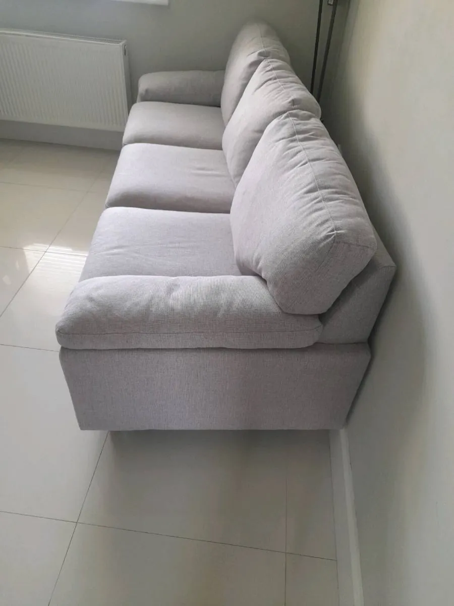 3 seater couch - Image 2