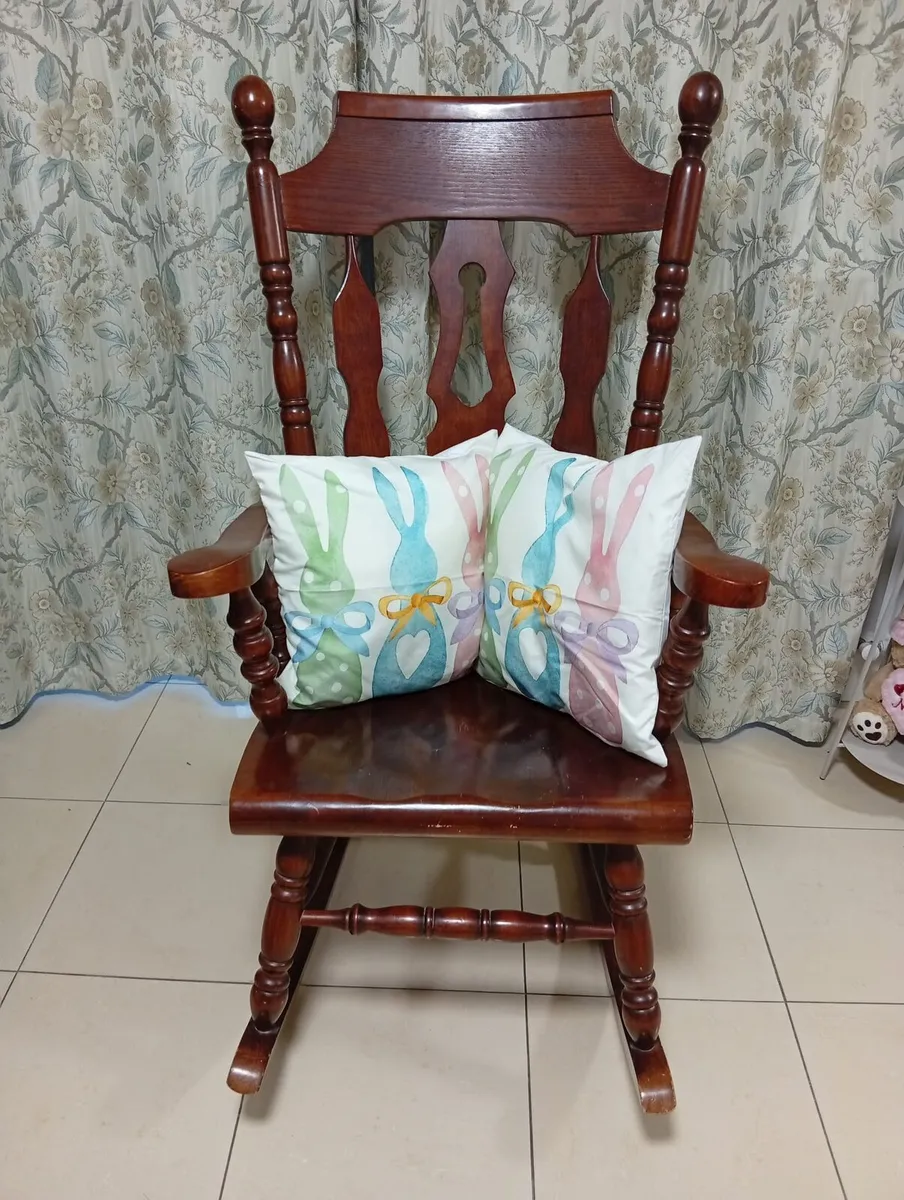 ROCKING CHAIR - Image 4