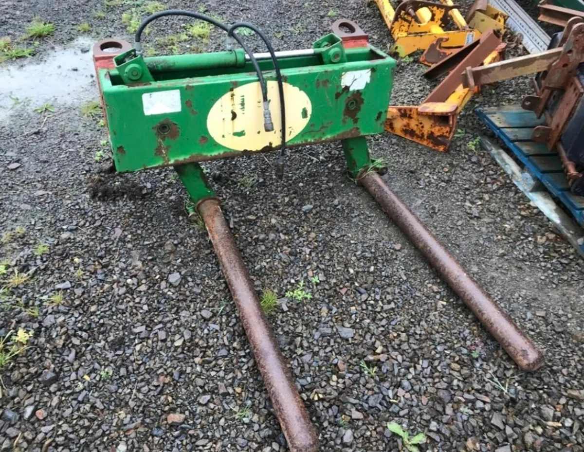 Mchale Bale Squeeze Handler