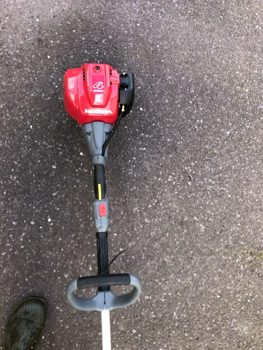 Honda 4 stroke Petrol strimmer - Image 2