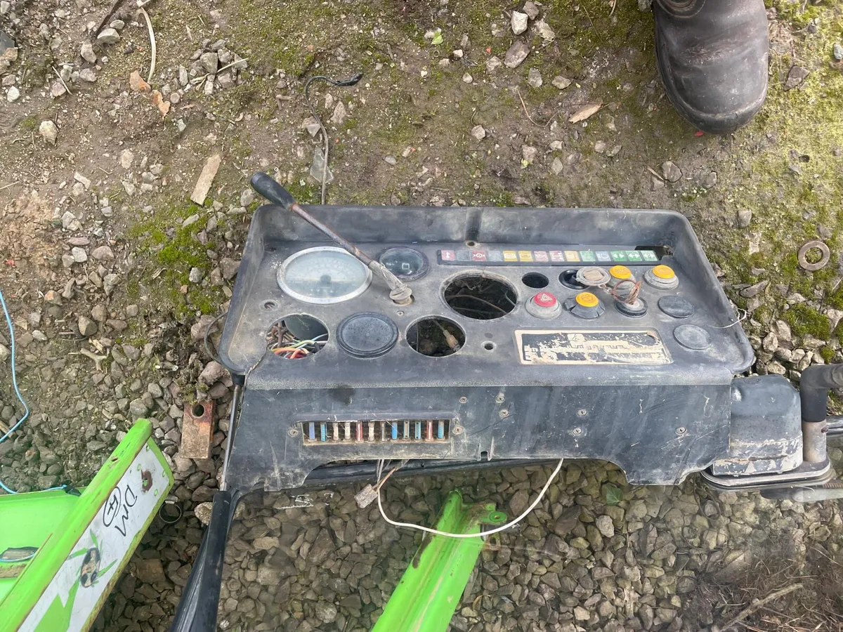 Deutz DX Cab Parts - Image 3