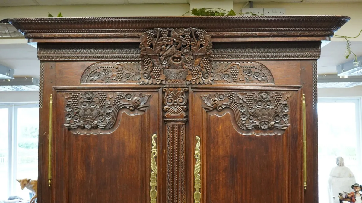 Antique French Oak Armoire / Press - Image 4