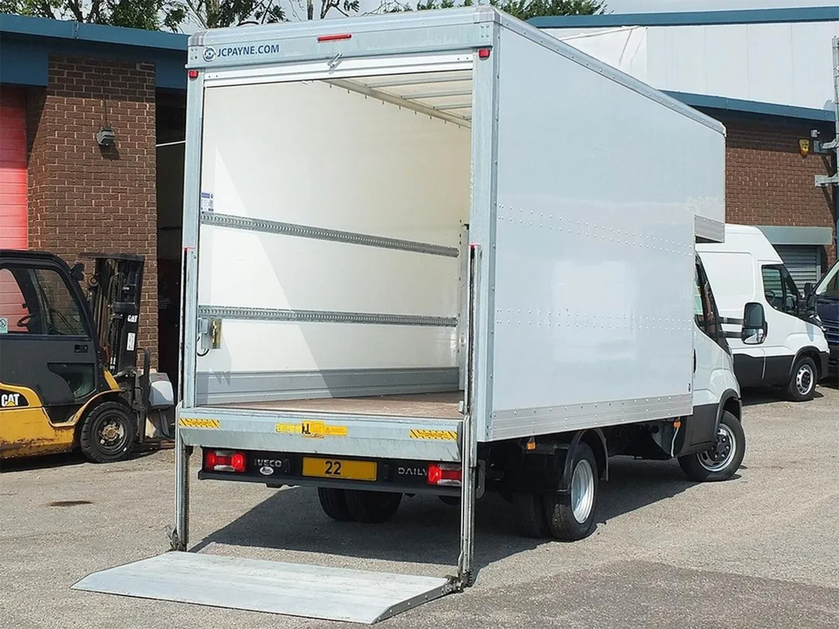 2022 Iveco Daily Luton Box Van - Image 1