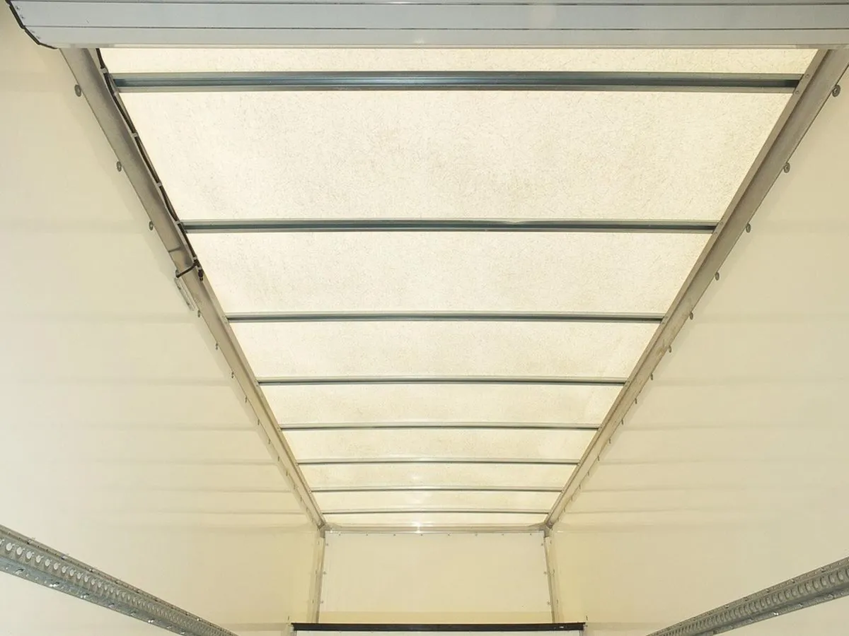 2022 Iveco Daily Luton Box Van - Image 2