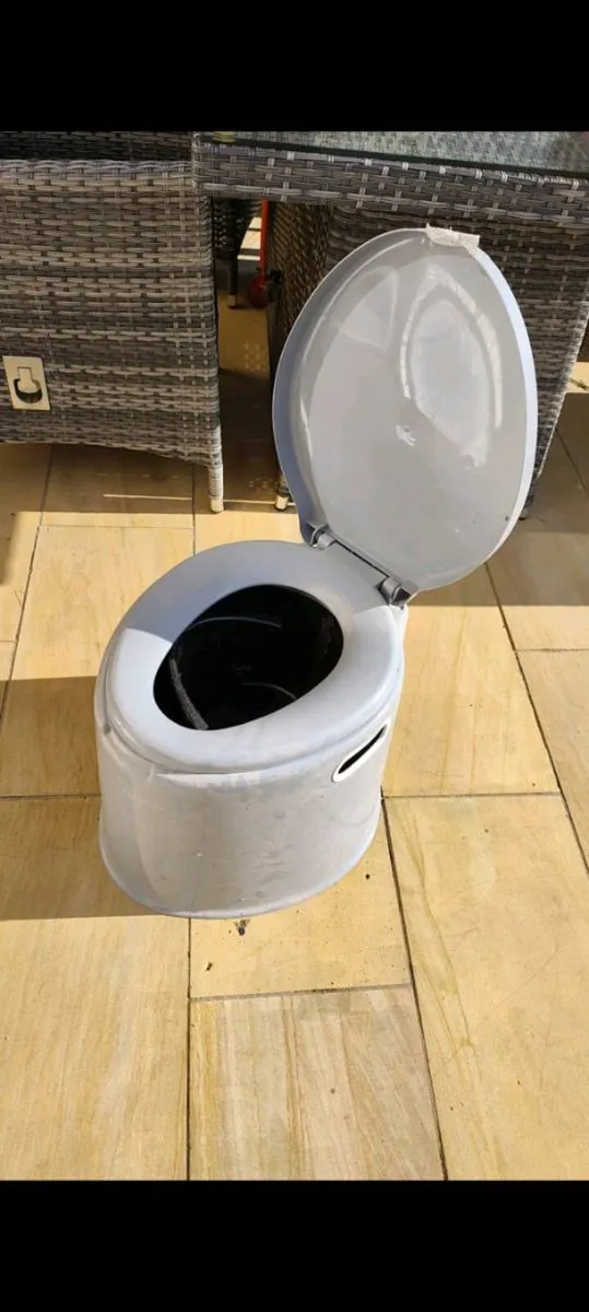 Camping toilet - Image 1