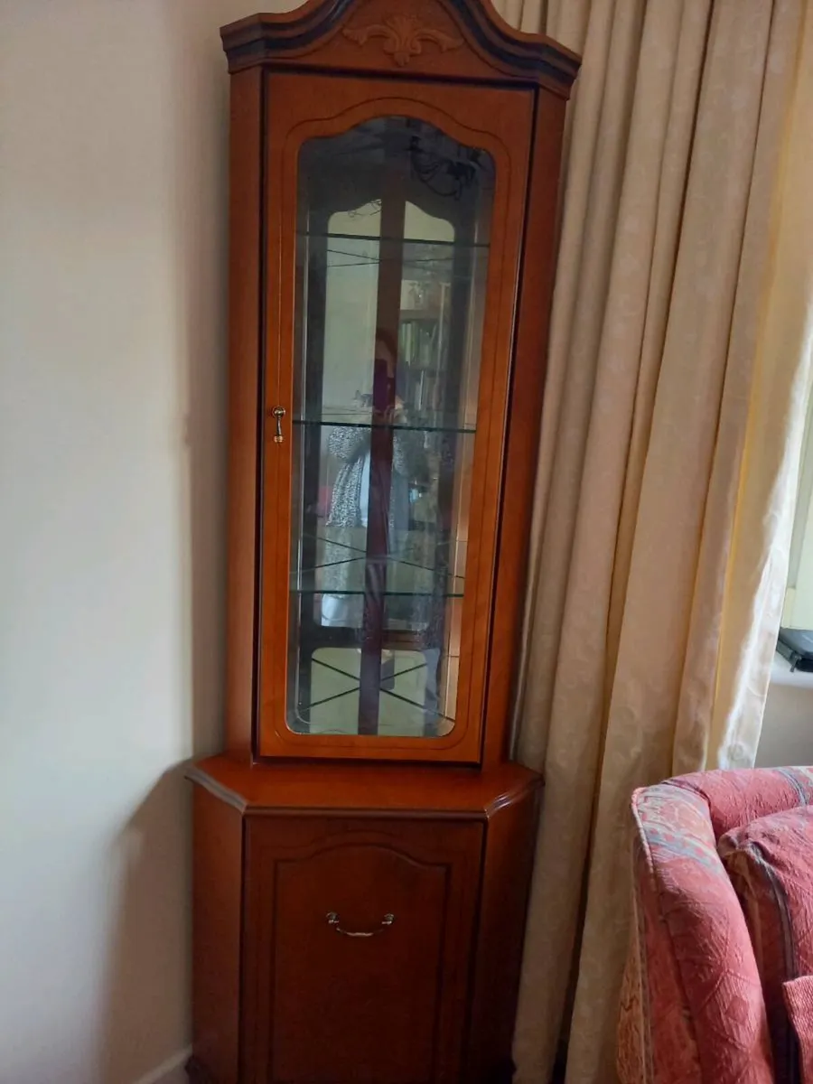 Corner display unit - Image 1