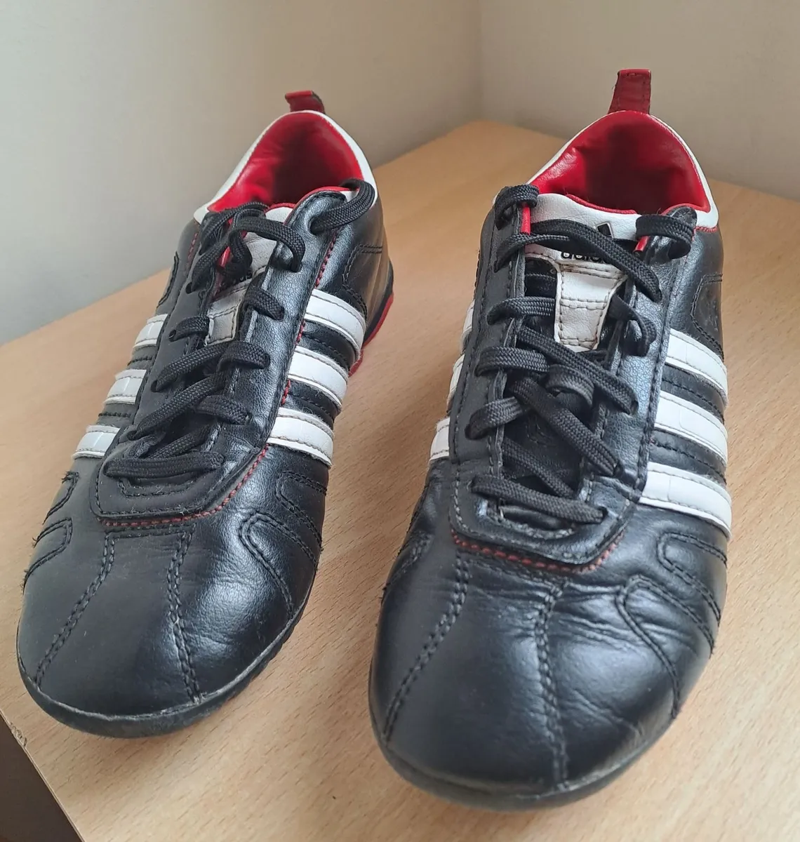 football shoes - Image 3