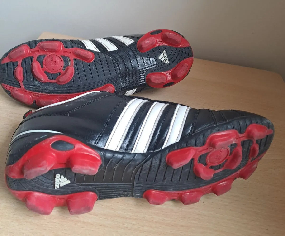 football shoes - Image 4