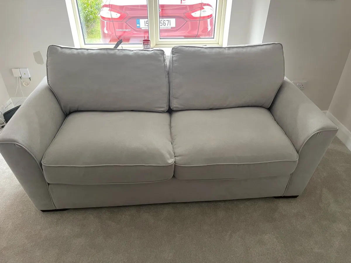 3 seater couch - Image 1