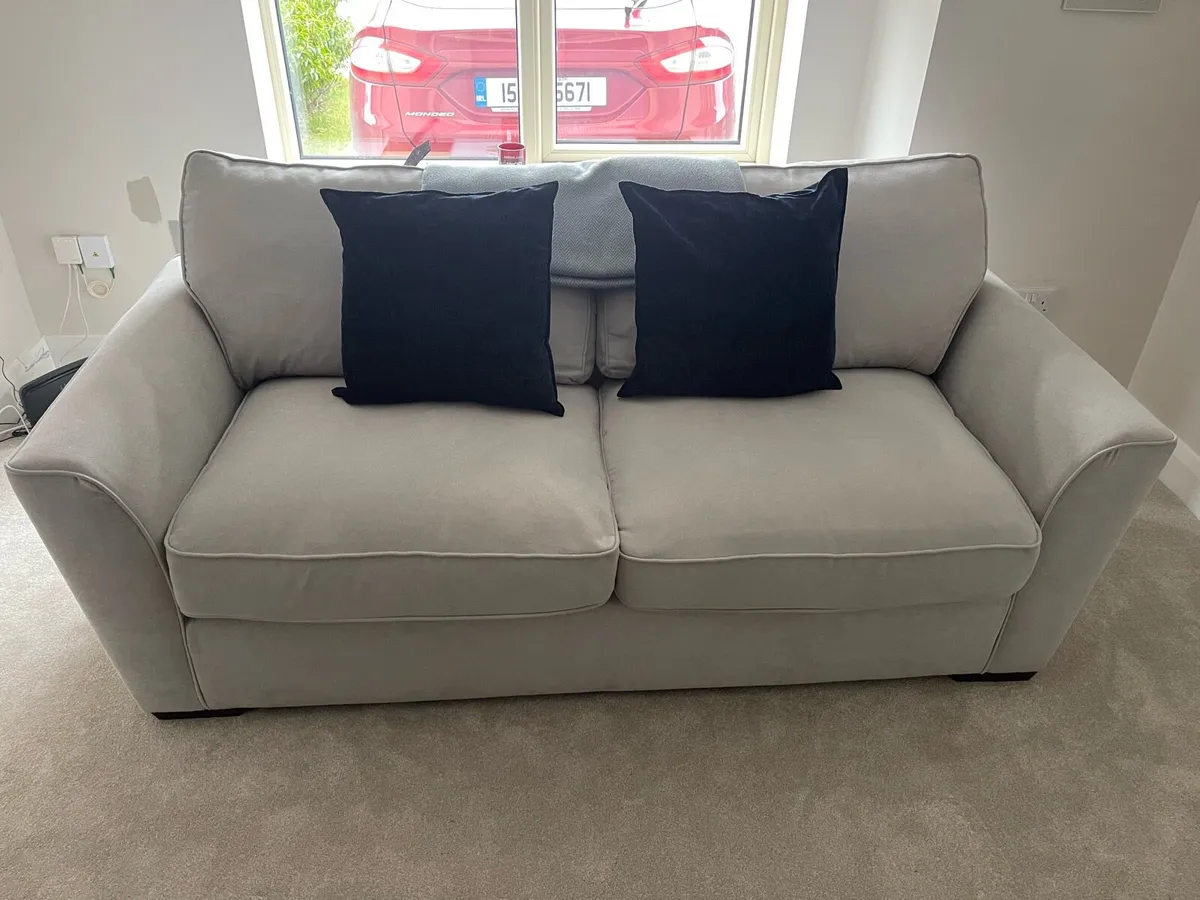 3 seater couch - Image 2