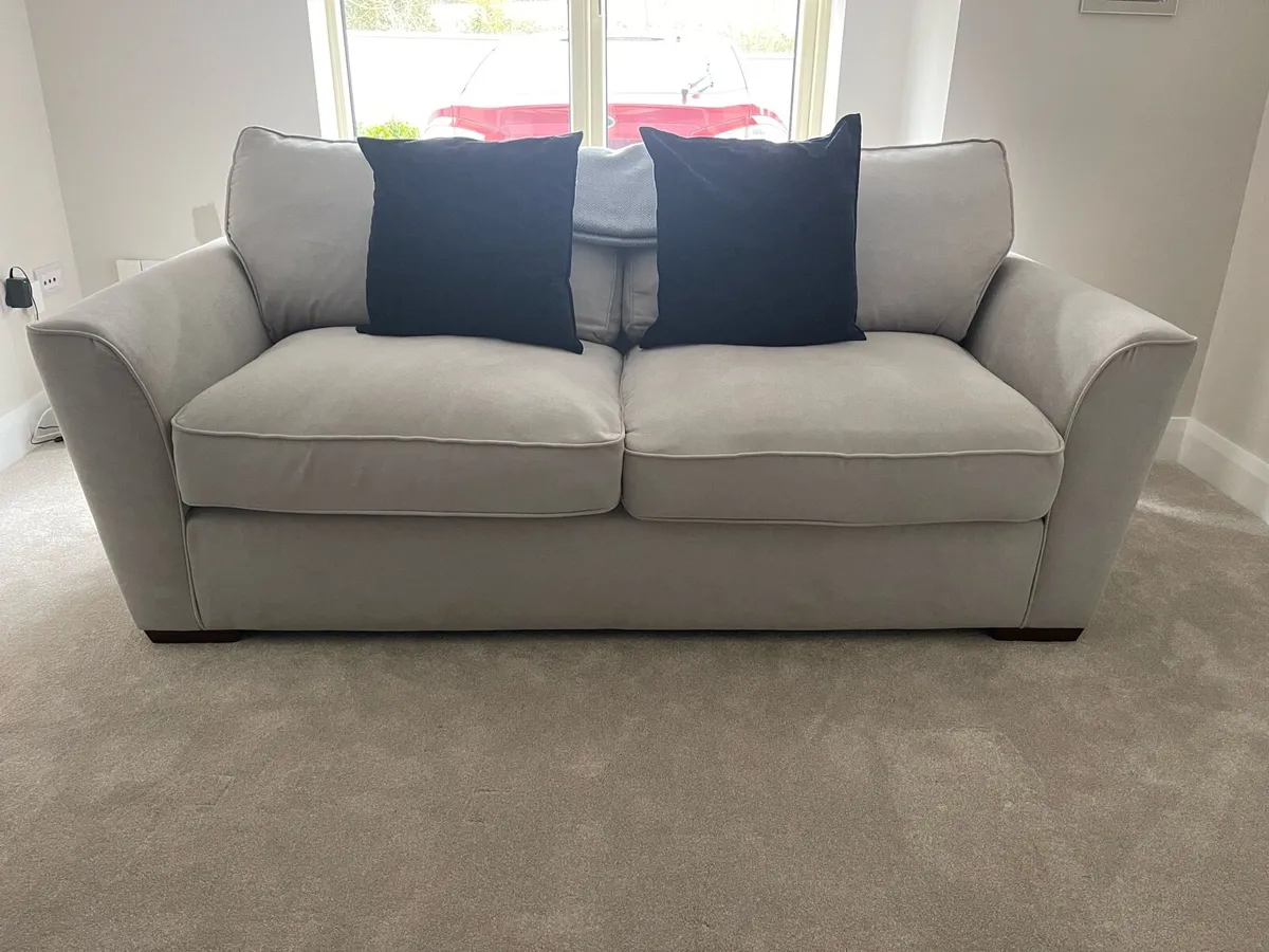 3 seater couch - Image 3