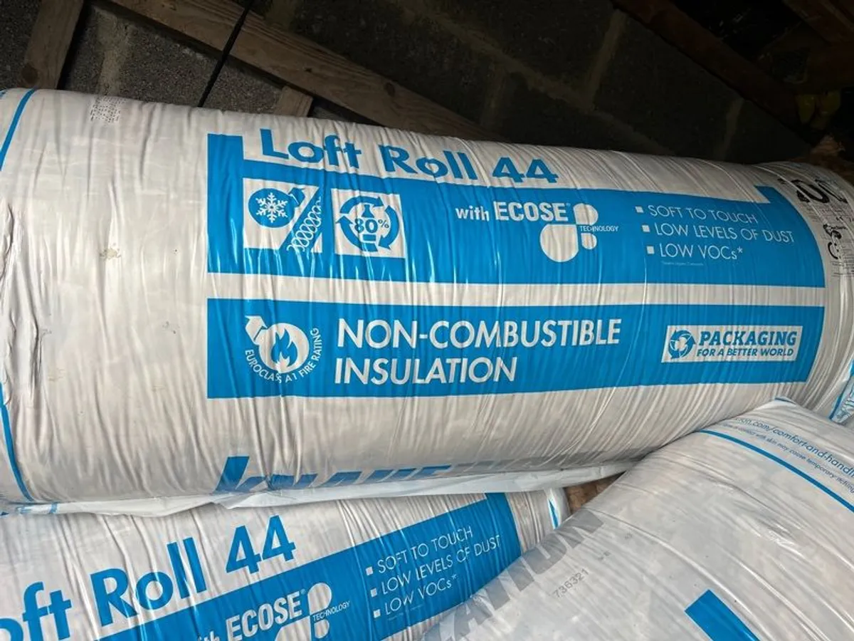 200mm Insulation, vapour barrier and air tightness tape - Image 1