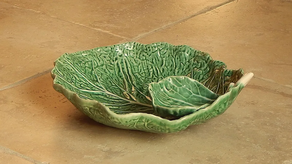 Vintage Ceramic Cabbage Leaf Chip & Dip Bowl - Image 2