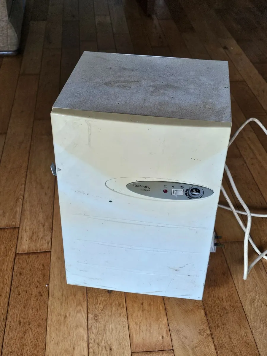Dehumidifier needs repair probably needs regassing - Image 1