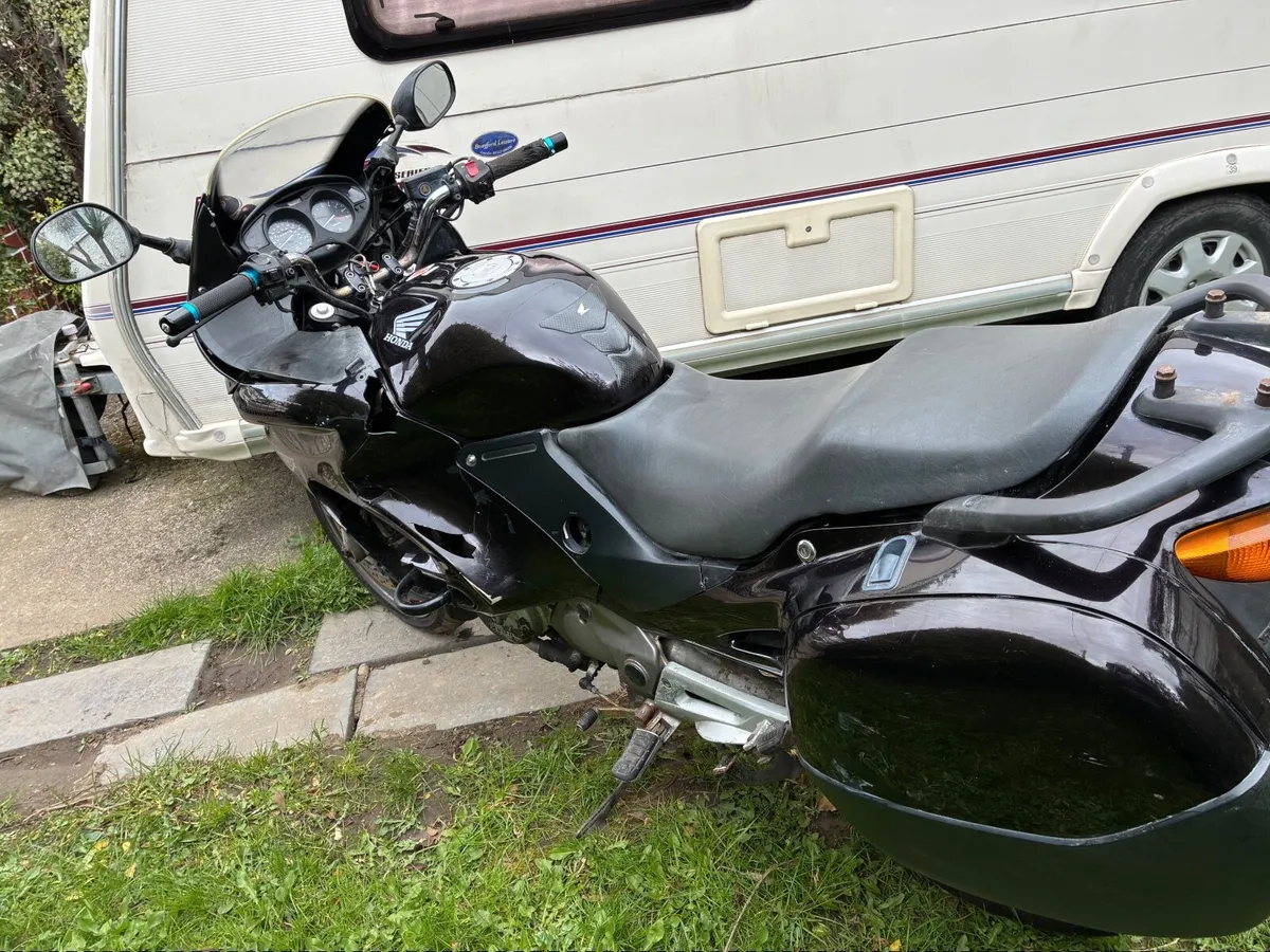 Honda Deauville 650 - 2005 - Image 2