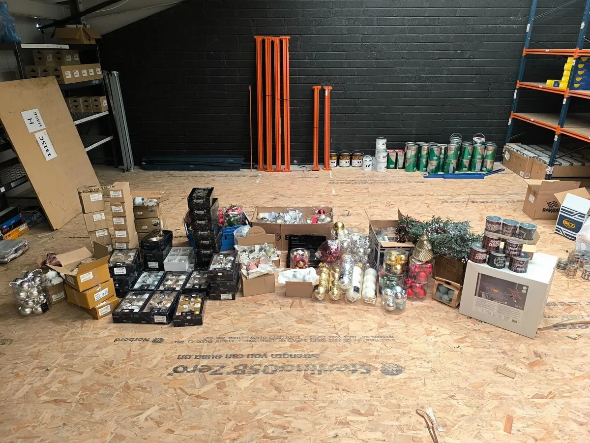 Christmas decorations - Image 1