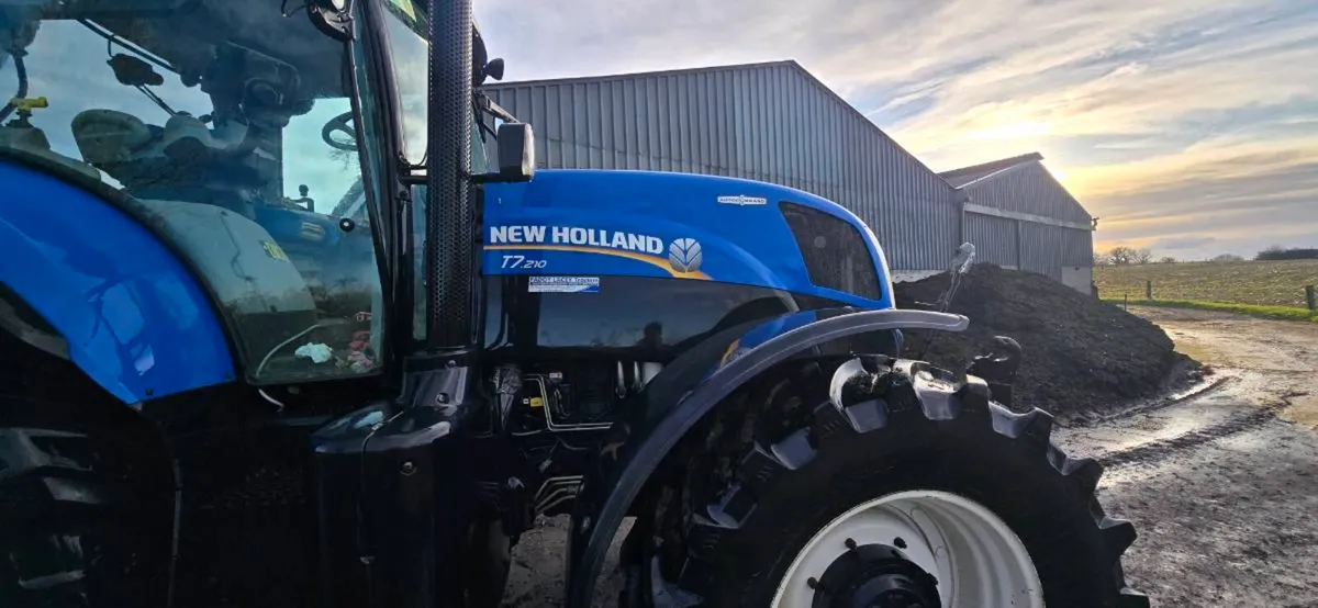 New Holland T7210 Auto command - Image 3