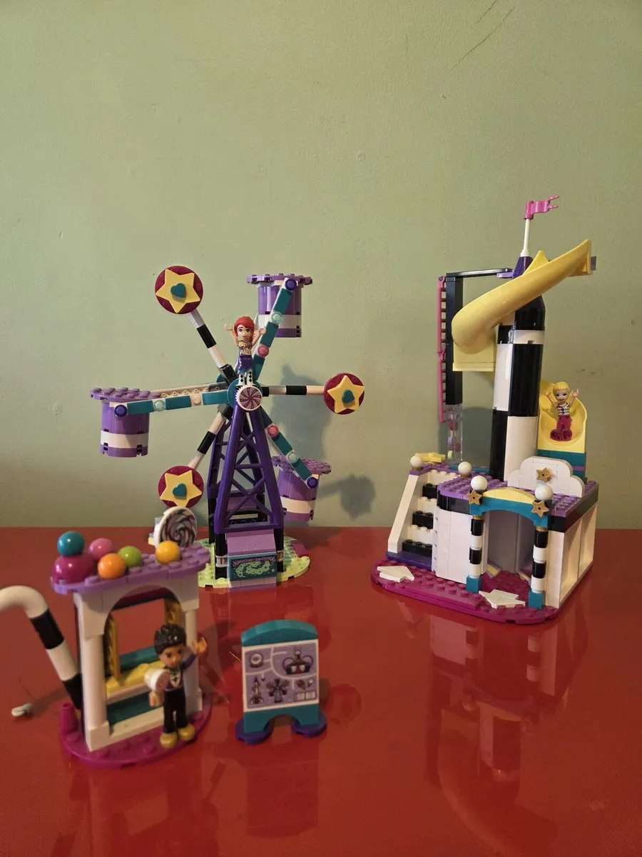 A lego friends amusement park set - Image 1