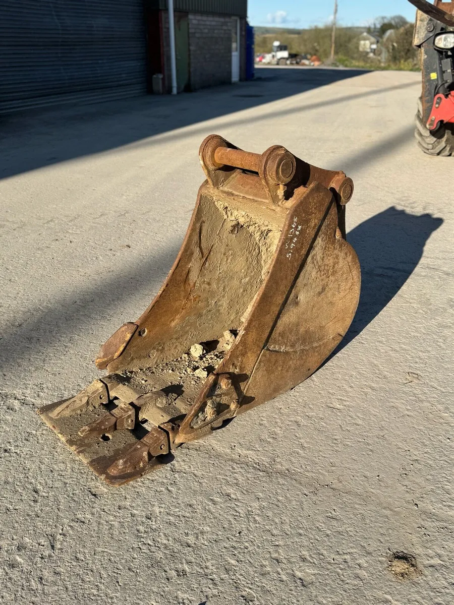 22” Bucket 65mm pins - Image 3