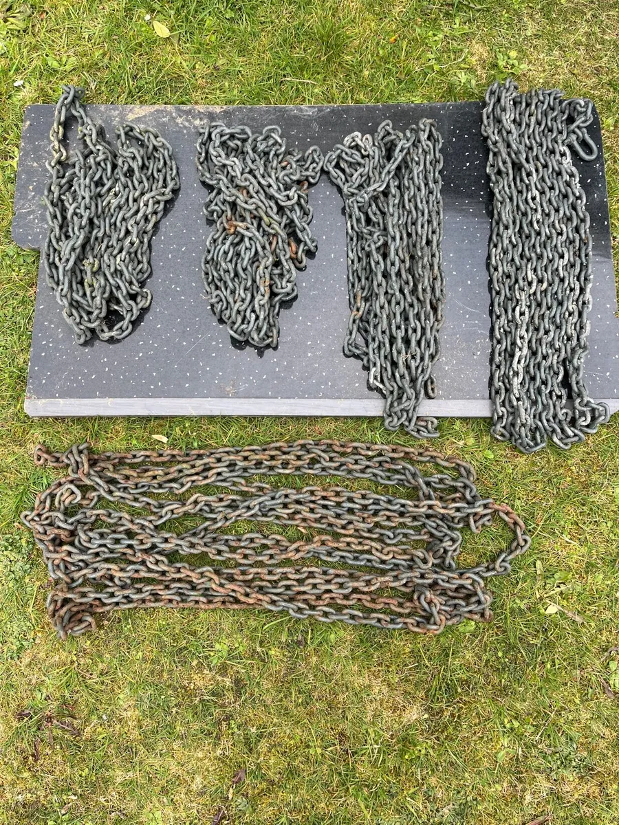 Metal chains of various lengths - Image 1