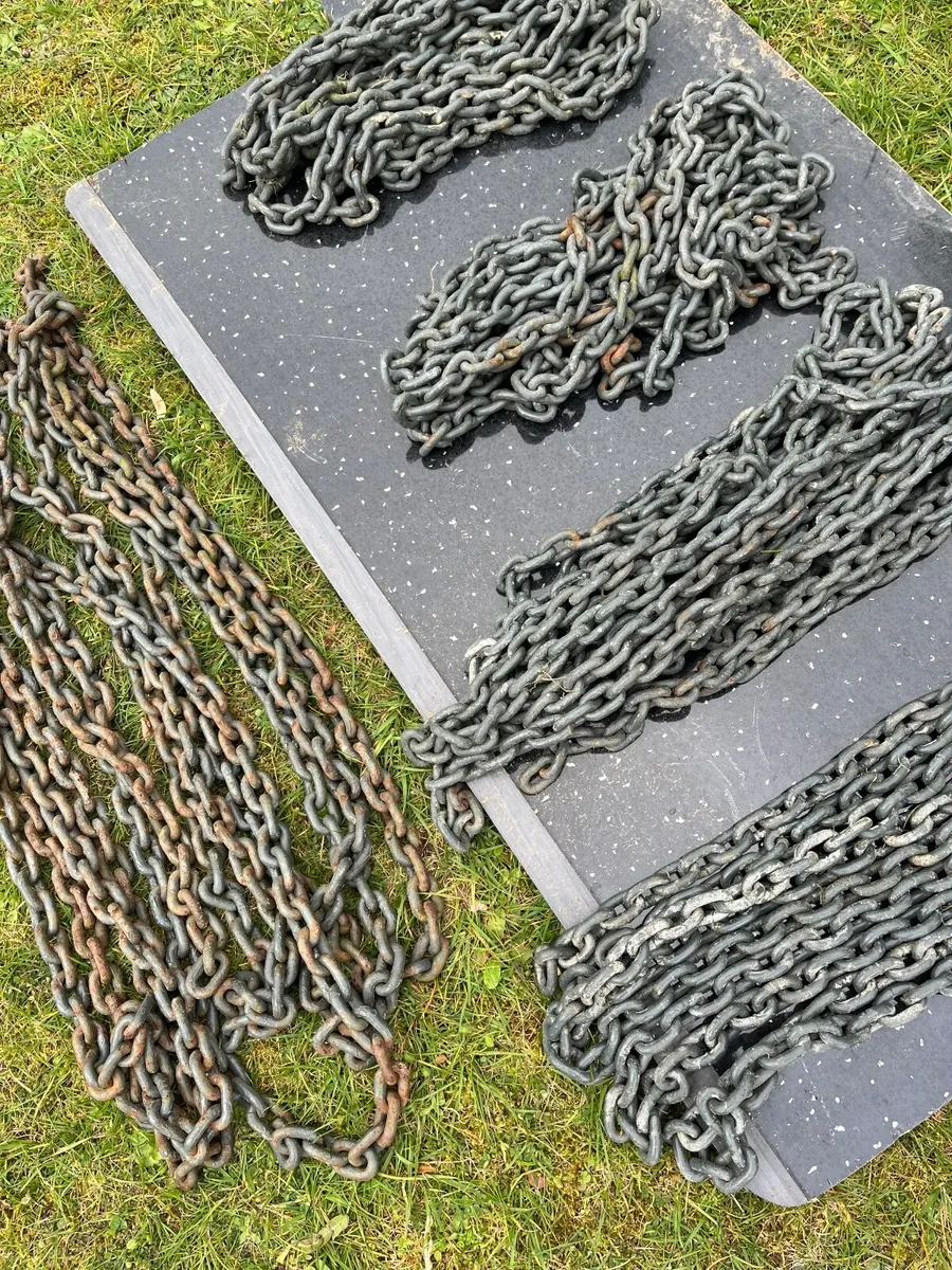 Metal chains of various lengths - Image 3
