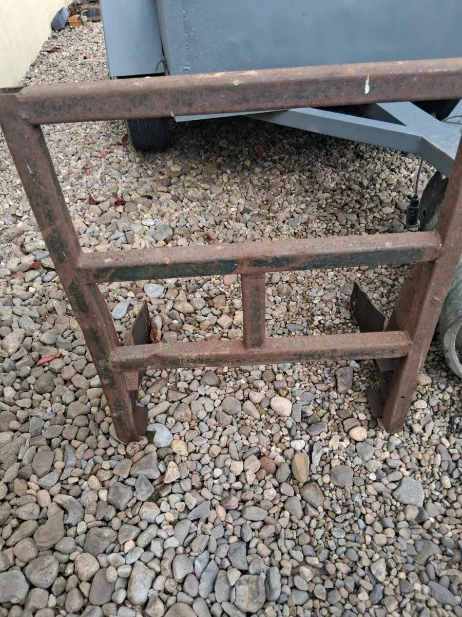 Marshall 802 - Image 3