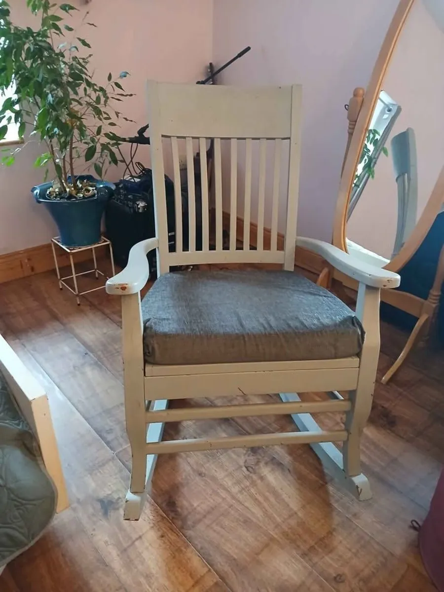 rocking chair - Image 1