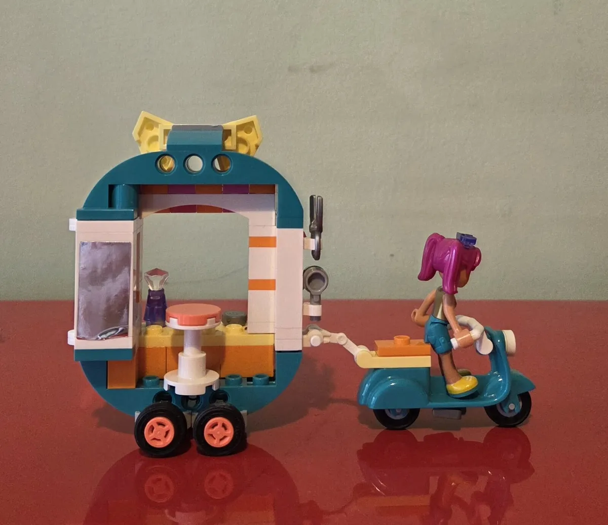 A lego friends mobile hair salon - Image 2
