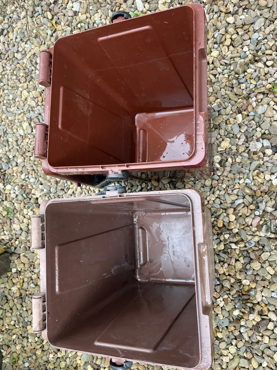 Two buckets - Image 2