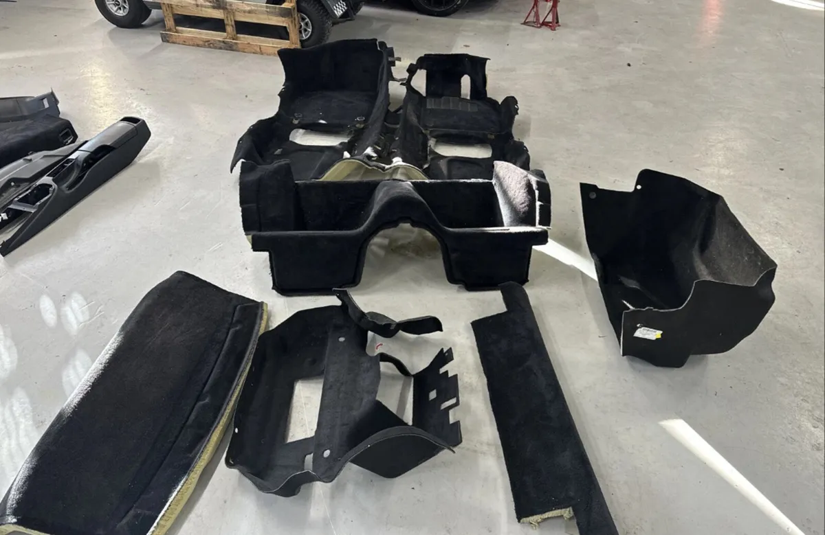 Porsche 996 coupe black interior - Image 2