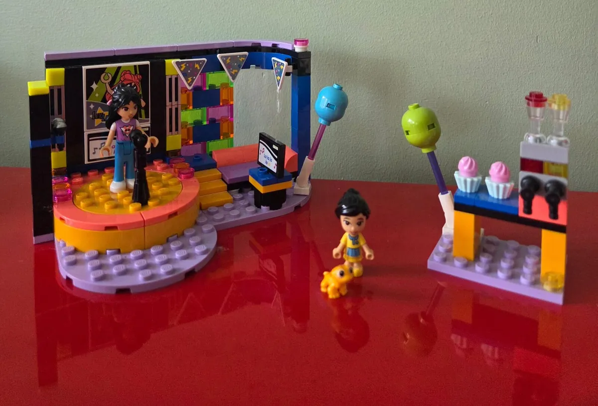 A karaoke studio set - Image 1