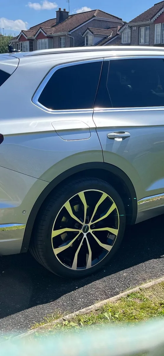 22inch Alloy Wheels - Image 4