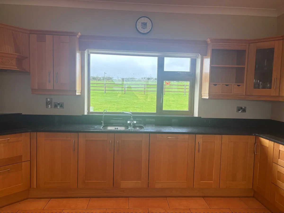 Kitchen units - Image 1