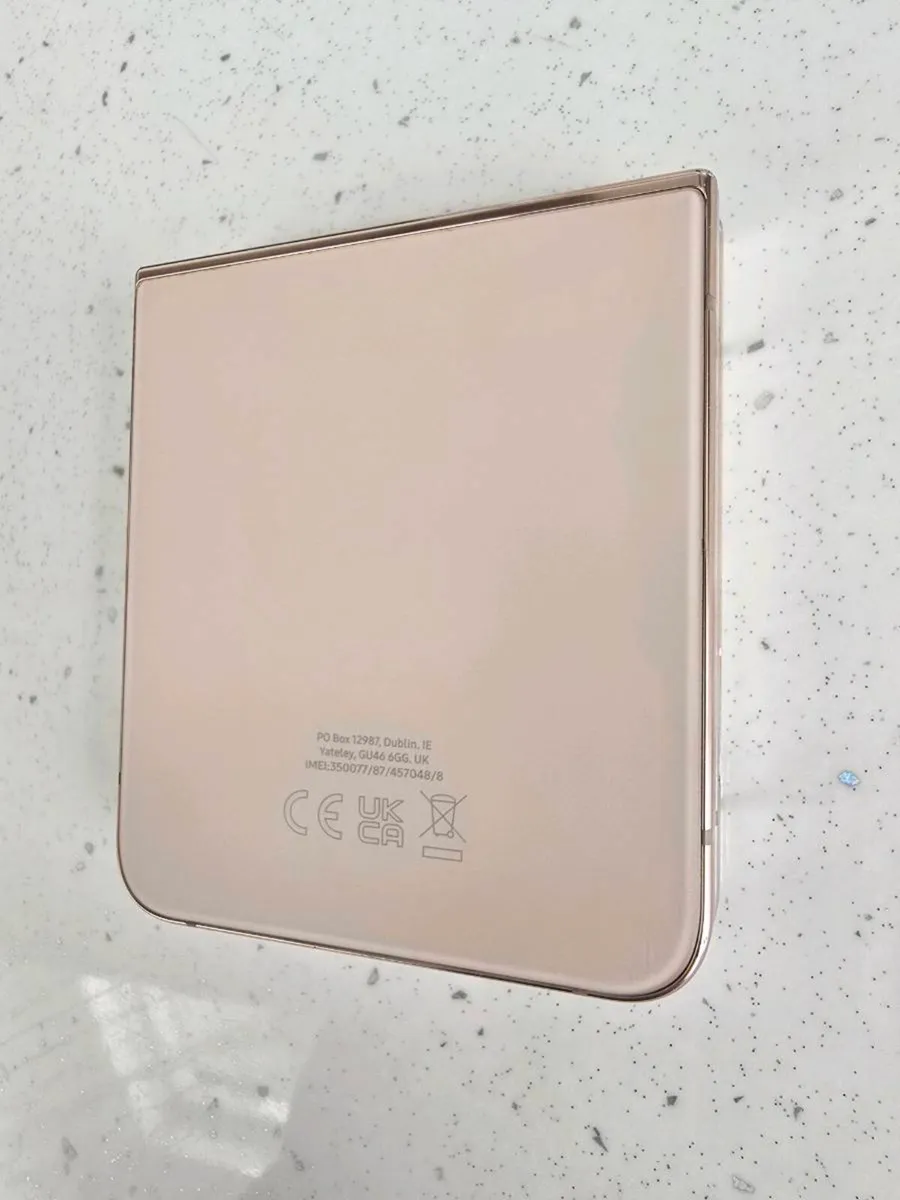 SAMSUNG FLIP 4 - Image 1