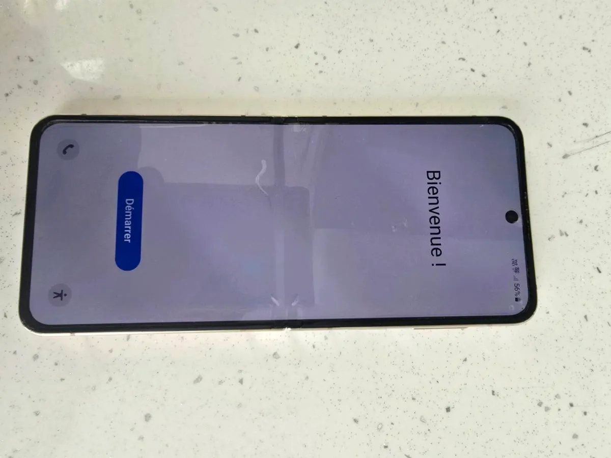 SAMSUNG FLIP 4 - Image 4