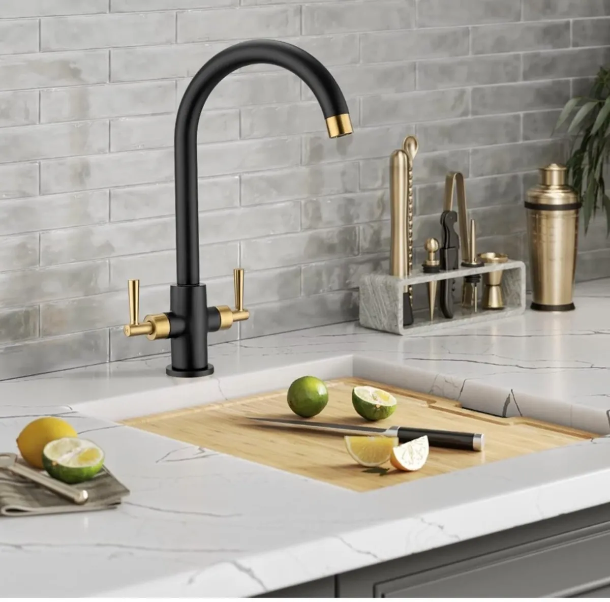Black and gold kitchen tap - Image 1