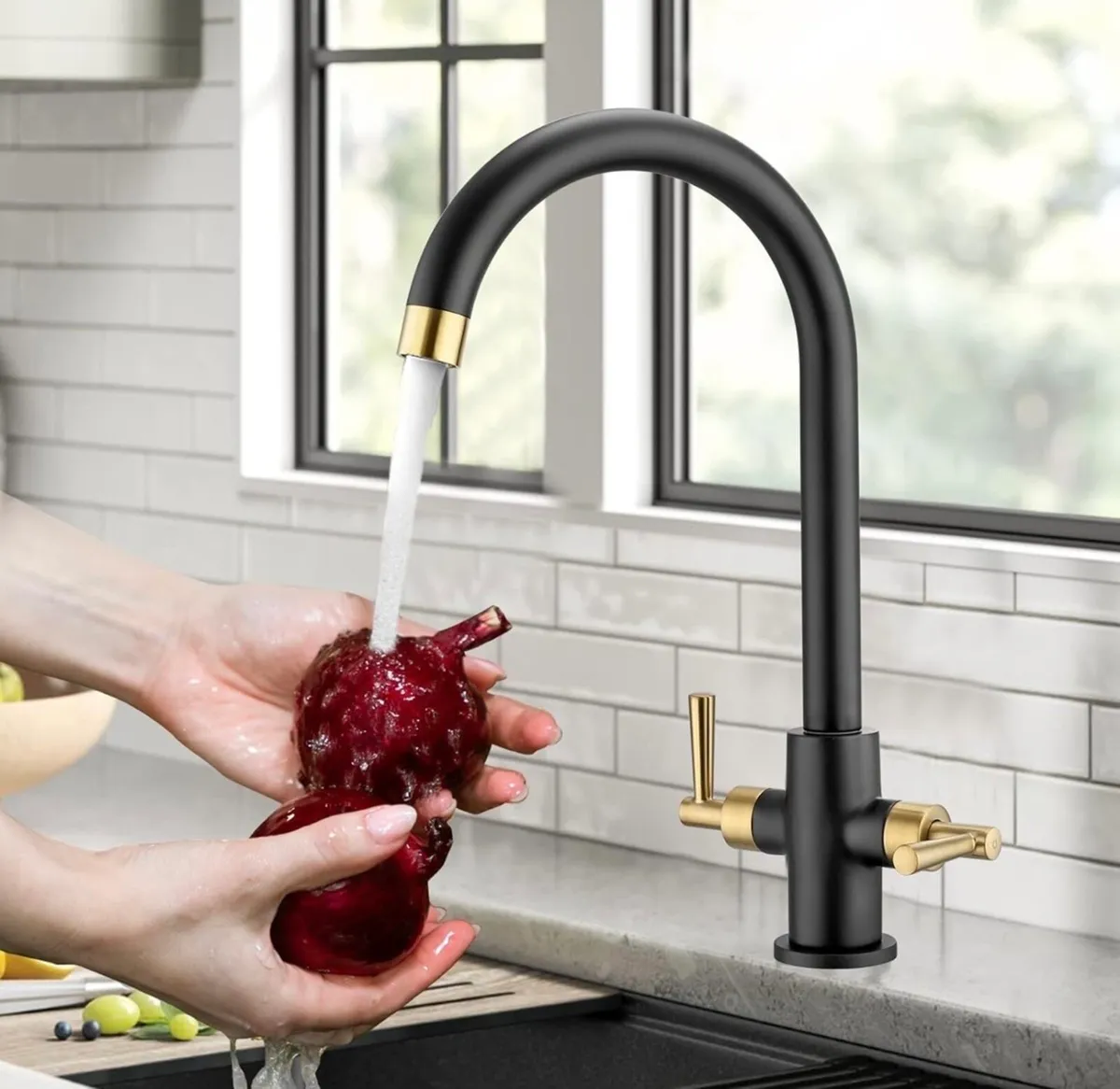 Black and gold kitchen tap - Image 3