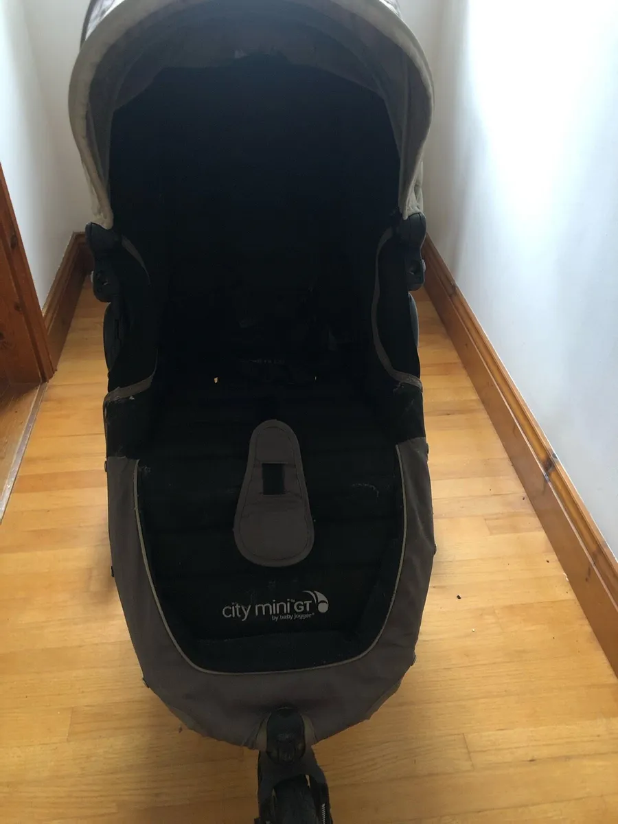 City select baby jogger three wheeler - Image 2