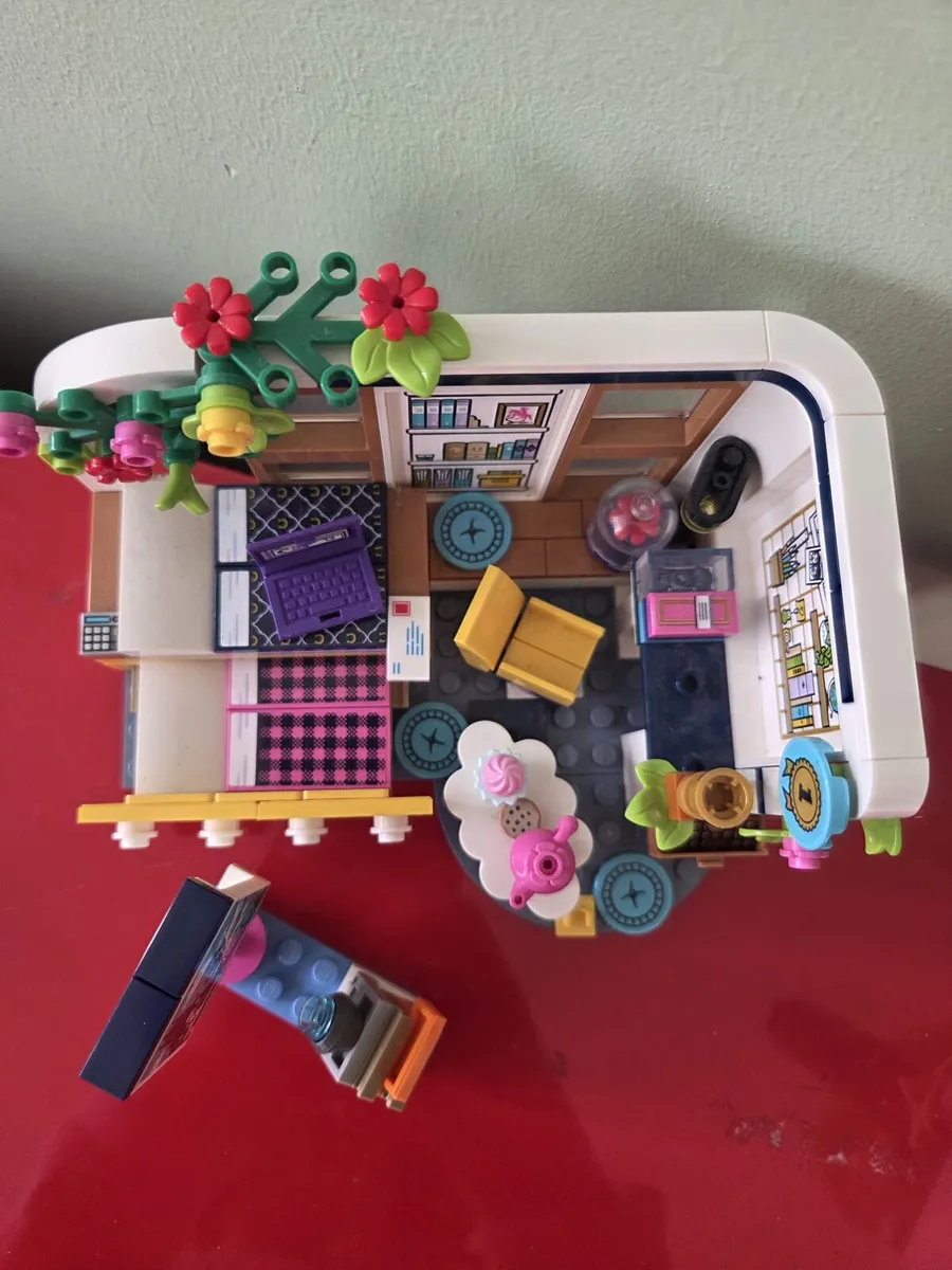 A lego friends apartment dorm room - Image 3