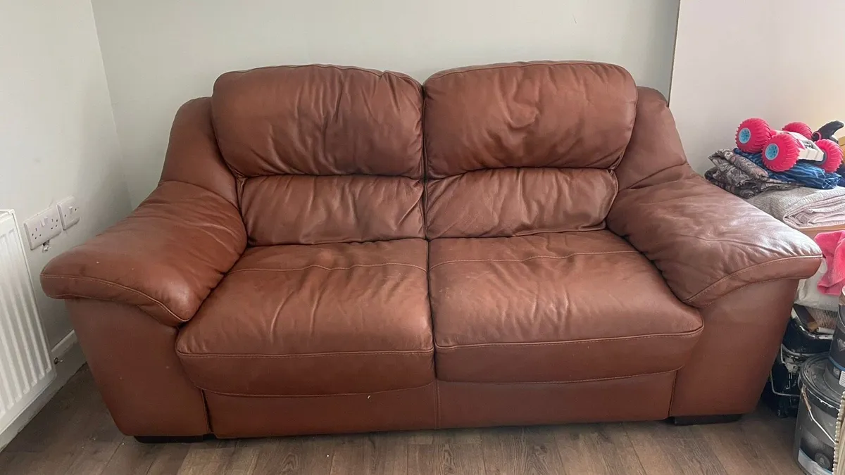 Leather Couch suite - Image 1