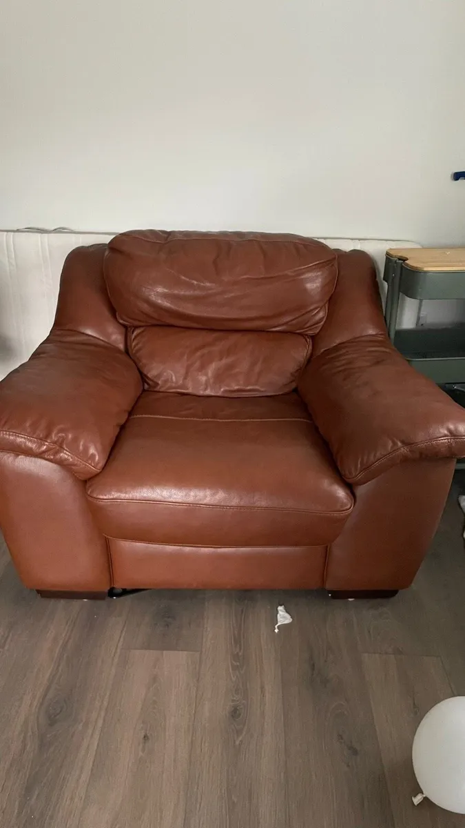 Leather Couch suite - Image 2