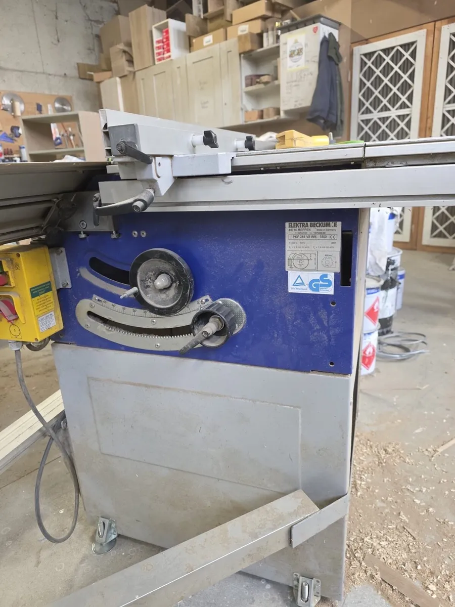 Sliding table saw - Image 3