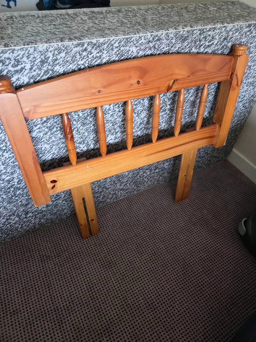 Single bed - Image 2