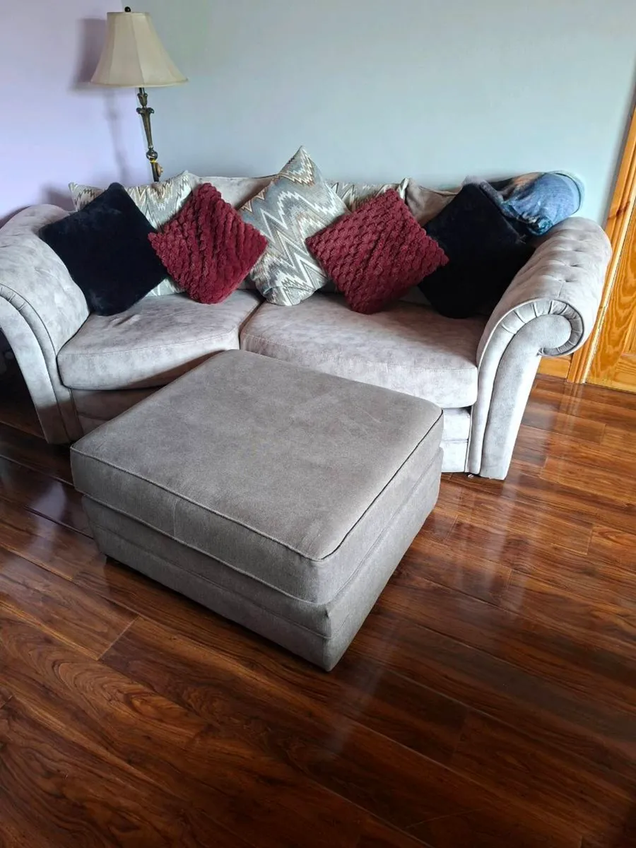 Couch and large poufe - Image 1