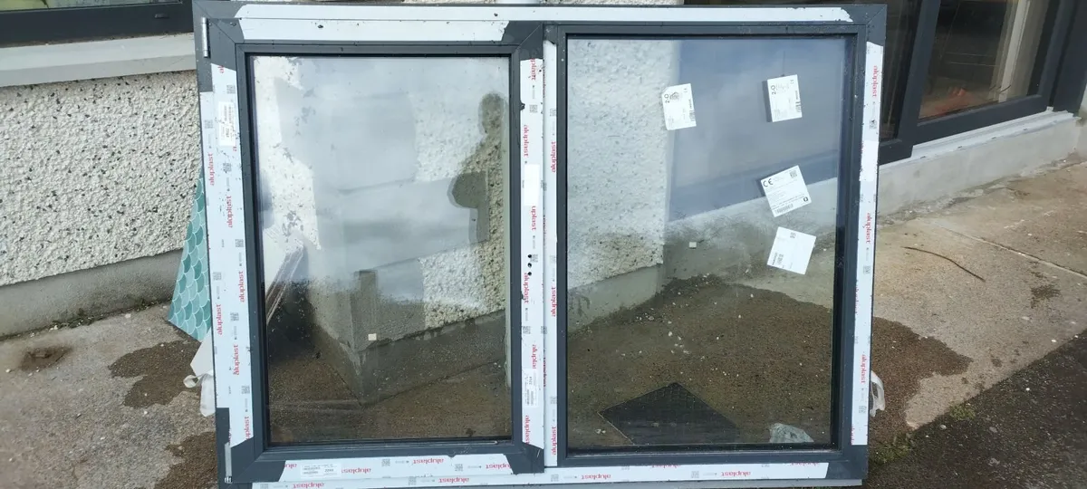 Triple glazed antracite window