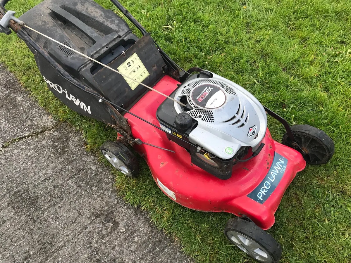 Pro lawn lawnmower For sale - Image 1