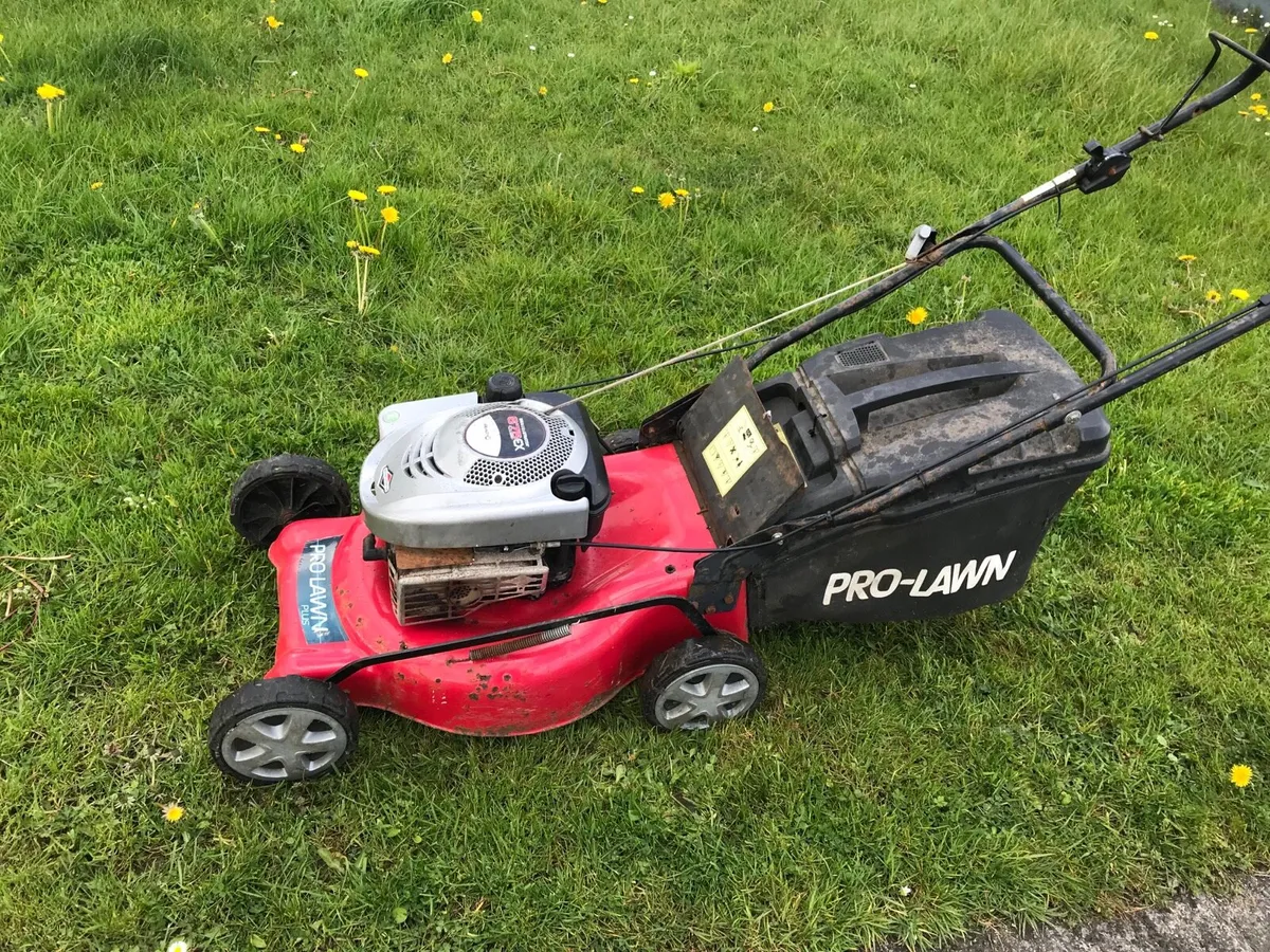 Pro lawn lawnmower For sale - Image 2