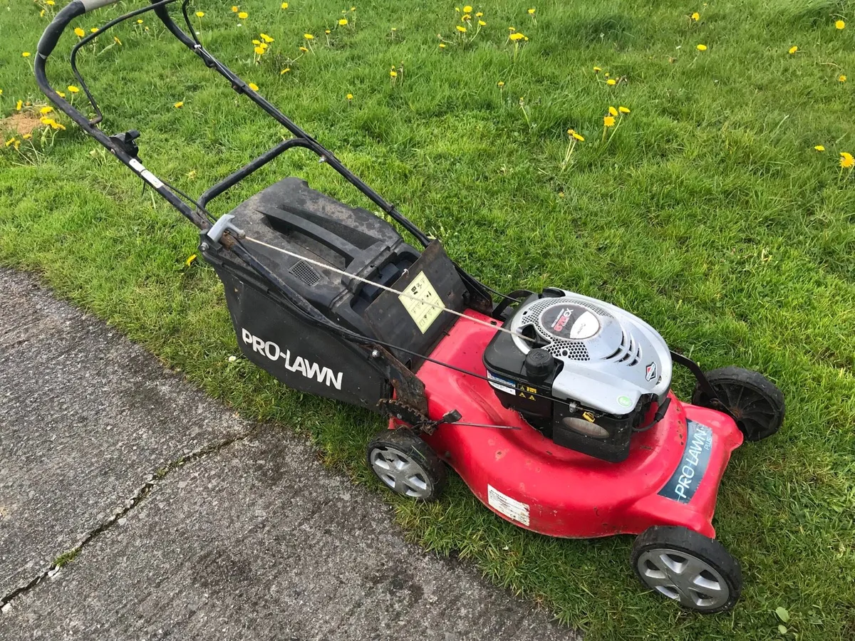 Pro lawn lawnmower For sale - Image 3
